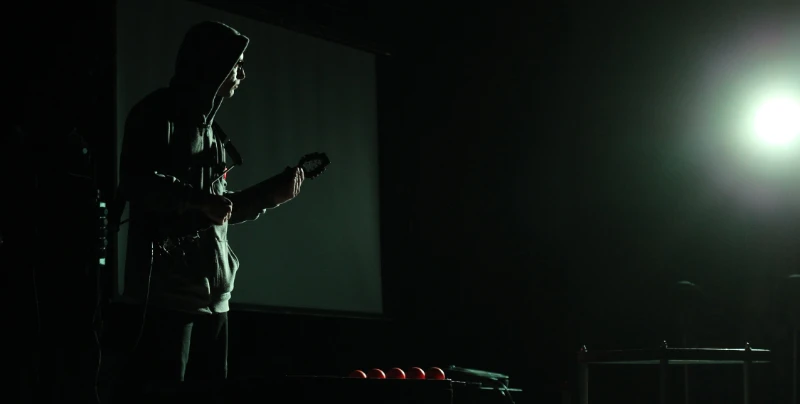 11 guitar-check-lights 4500×2271