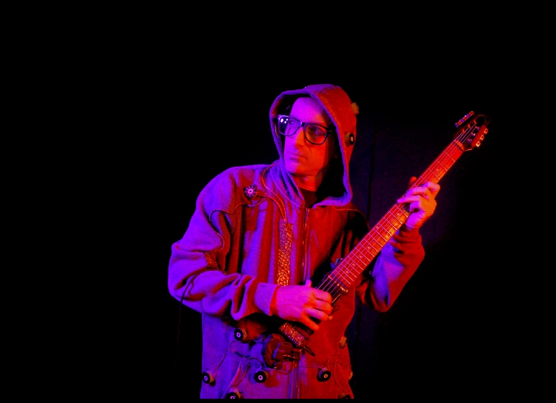 5 portrait-with-guitar 2555×1853